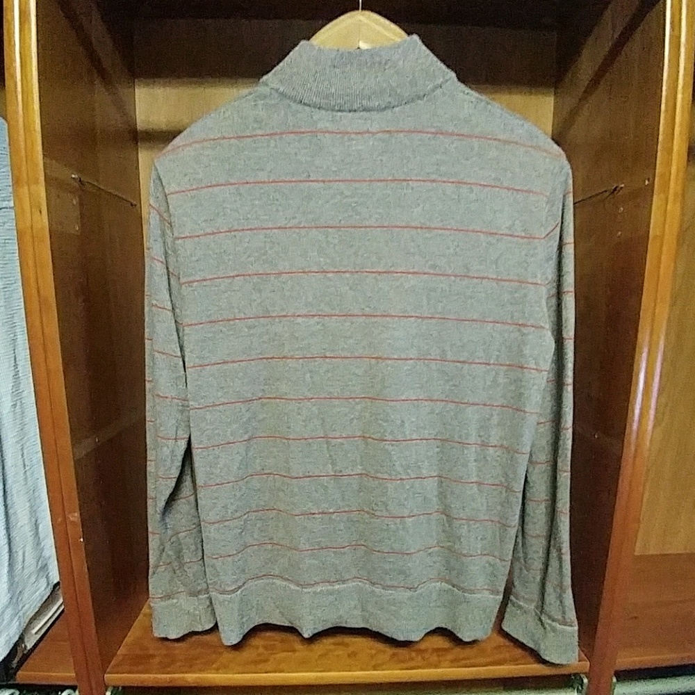 Sweater - Picture 4 of 4